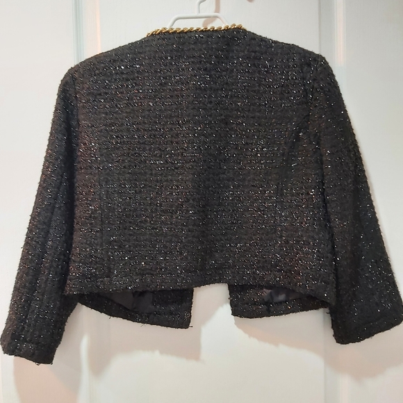 Seduction Black Blazer with gold tone chain closure - Picture 3 of 3